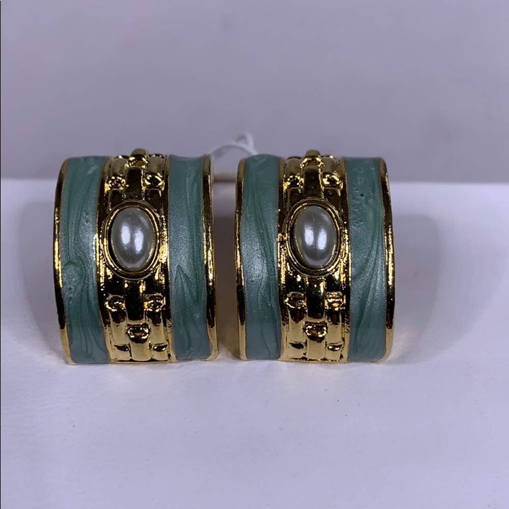 Vtg enamel Demi hoop earrings